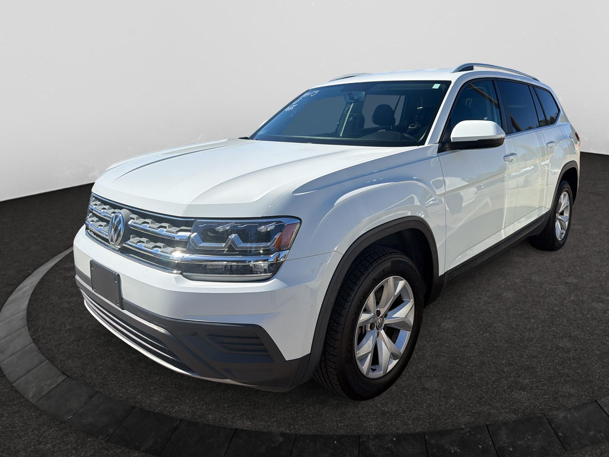 Pure White 2018 Volkswagen Atlas SUV / Crossover Front-Wheel Drive 8-Speed Automatic