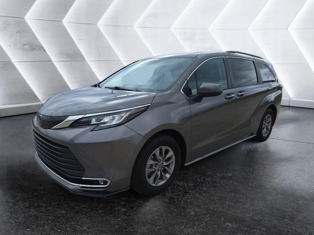 2023 Toyota Sienna XLE 7-Passenger FWD
