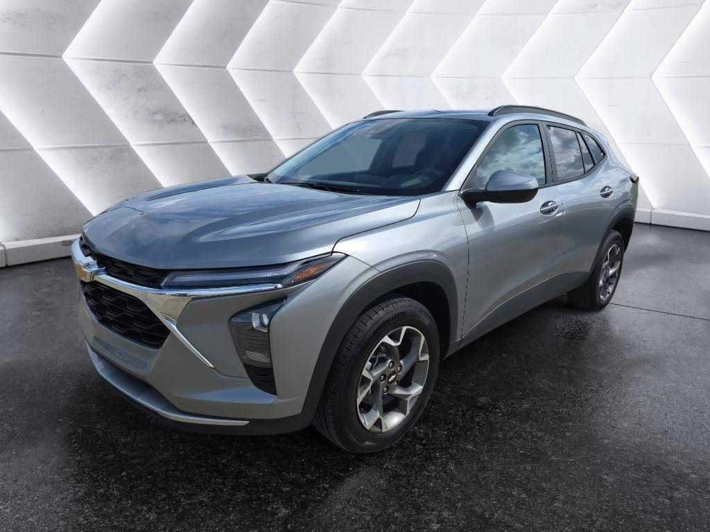 Sterling Gray Metallic 2025 Chevrolet Trax LT FWD SUV / Crossover Front-Wheel Drive 6-Speed Automatic