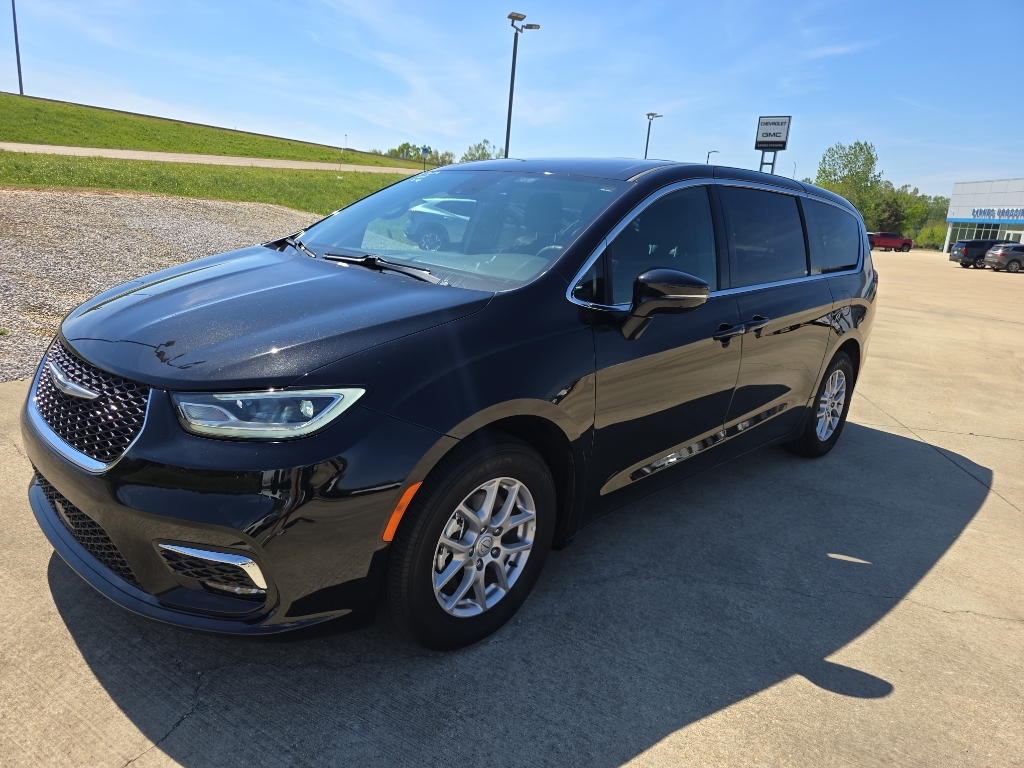 Diamond Black Crystal Pearlcoat 2025 Chrysler Pacifica Select FWD Minivan Front-Wheel Drive 9-Speed Automatic