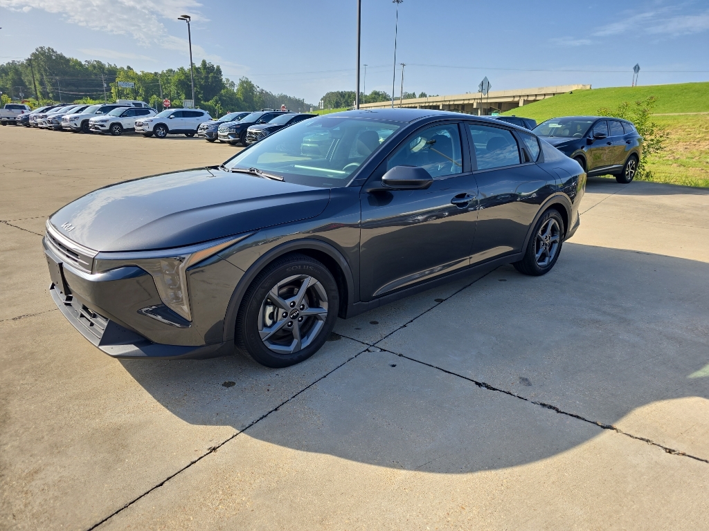 Interstellar Gray 2025 Kia K4 Sedan Front-Wheel Drive Continuously Variable Transmission