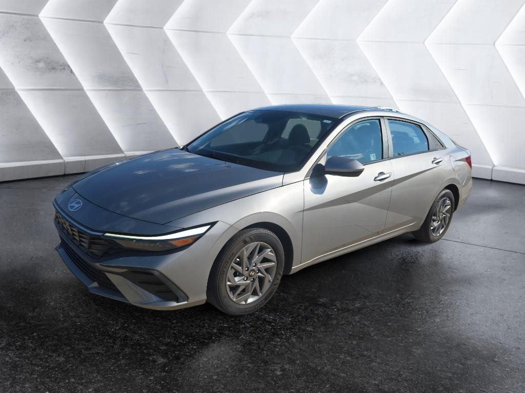 2024 Hyundai Elantra SEL FWD