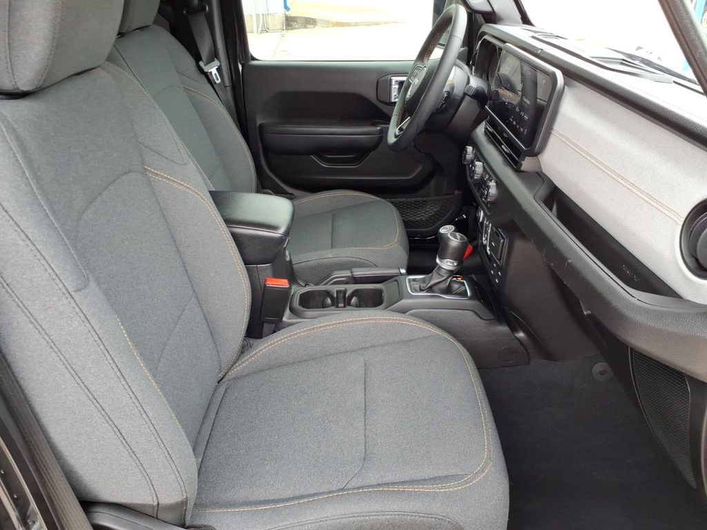 Used Car 2024 Jeep Gladiator  Sport S For Sale Under $40,000 In Pleasanton, Texas