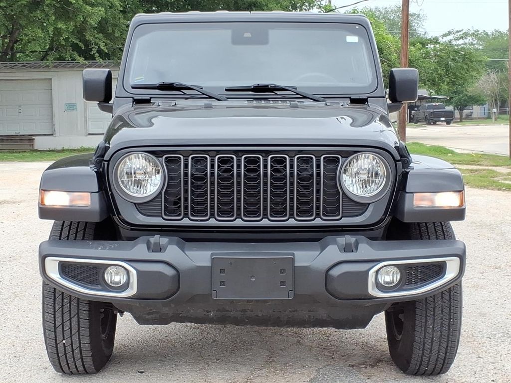 Used Car 2024 Jeep Gladiator  Sport S For Sale Under $40,000 In Pleasanton, Texas
