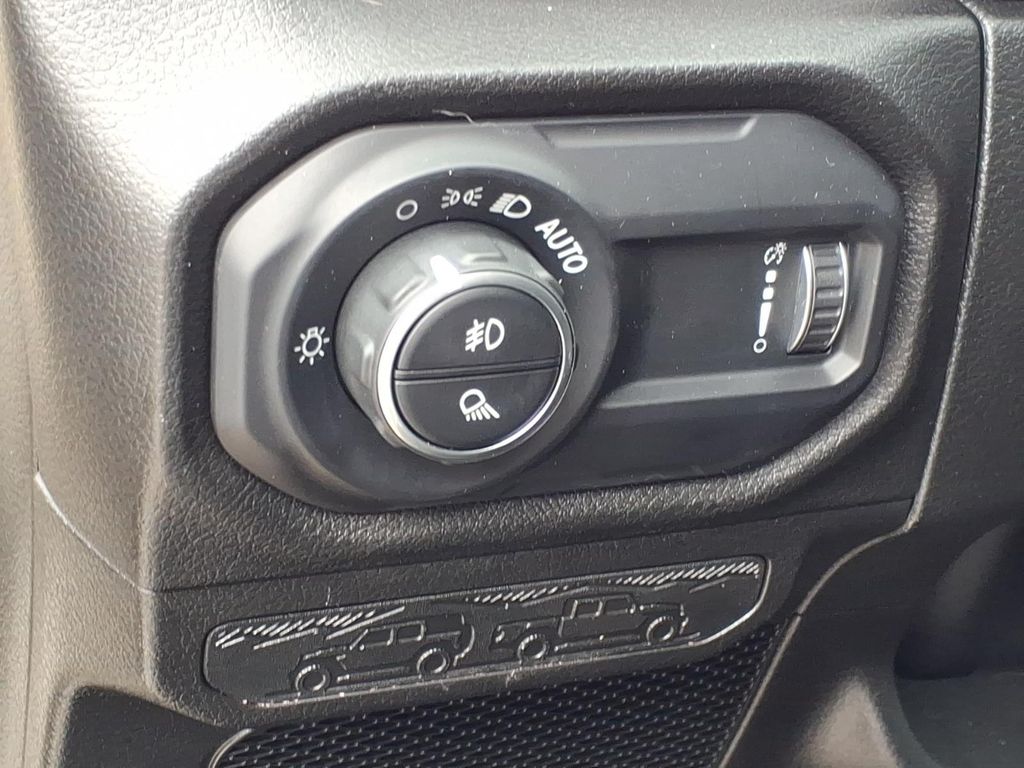 Used Car 2024 Jeep Gladiator  Sport S For Sale Under $40,000 In Pleasanton, Texas