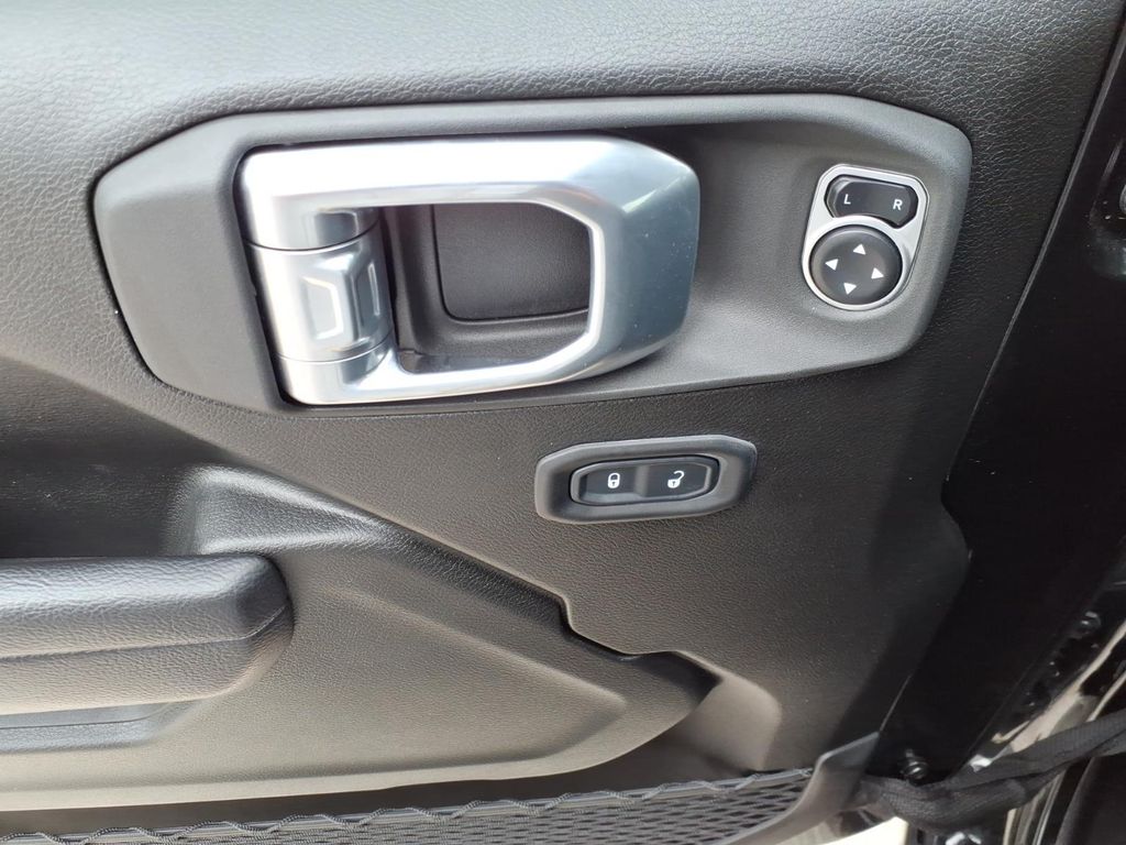 Used Car 2024 Jeep Gladiator  Sport S For Sale Under $40,000 In Pleasanton, Texas