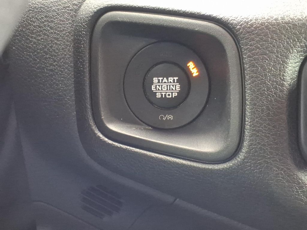 Used Car 2024 Jeep Gladiator  Sport S For Sale Under $40,000 In Pleasanton, Texas