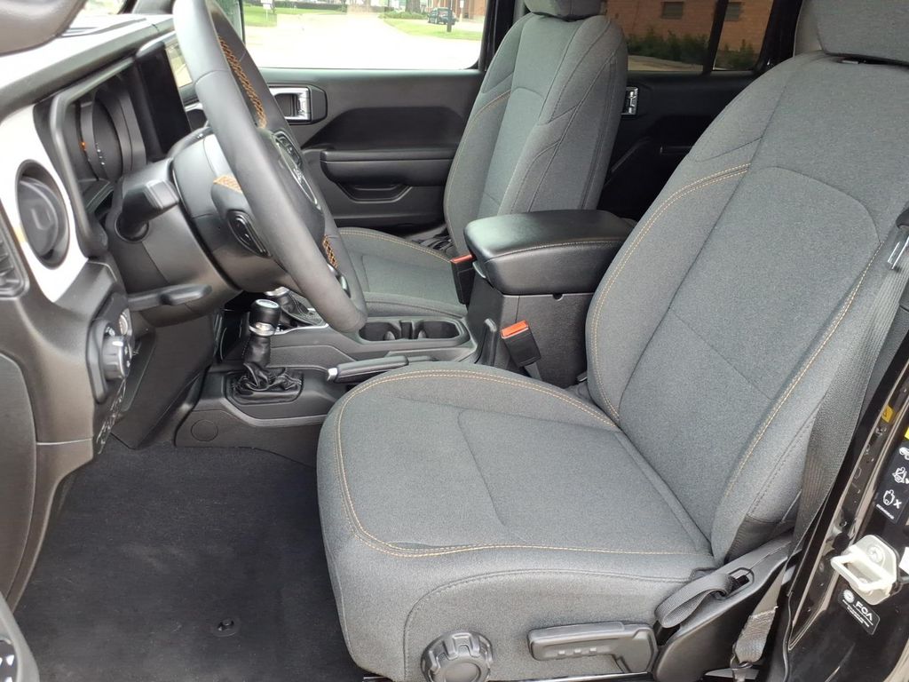 Used Car 2024 Jeep Gladiator  Sport S For Sale Under $40,000 In Pleasanton, Texas