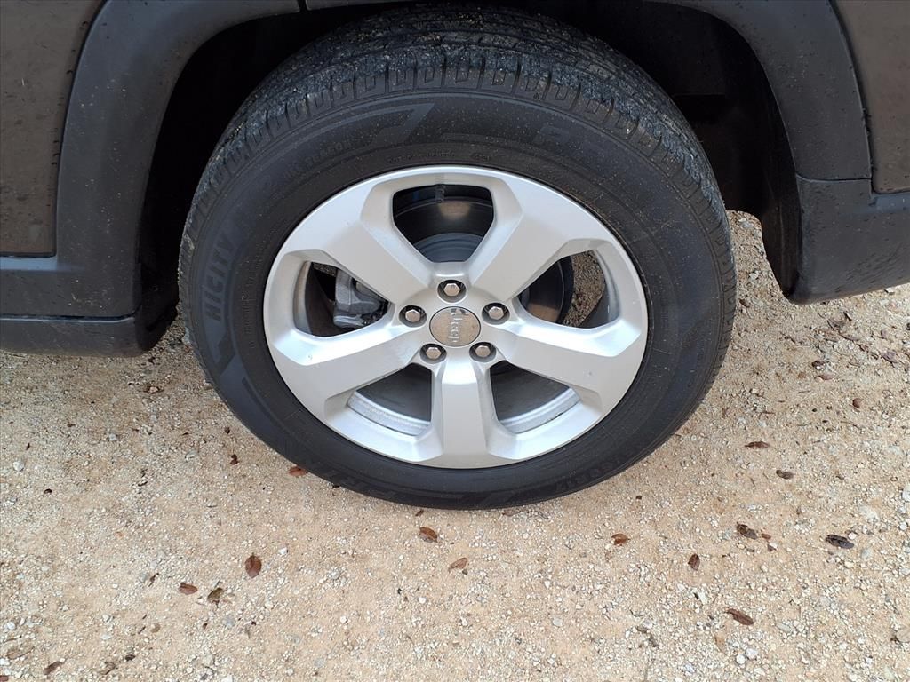 Used Car 2020 Jeep Compass  Latitude For Sale Under $20,000 In Pleasanton, Texas