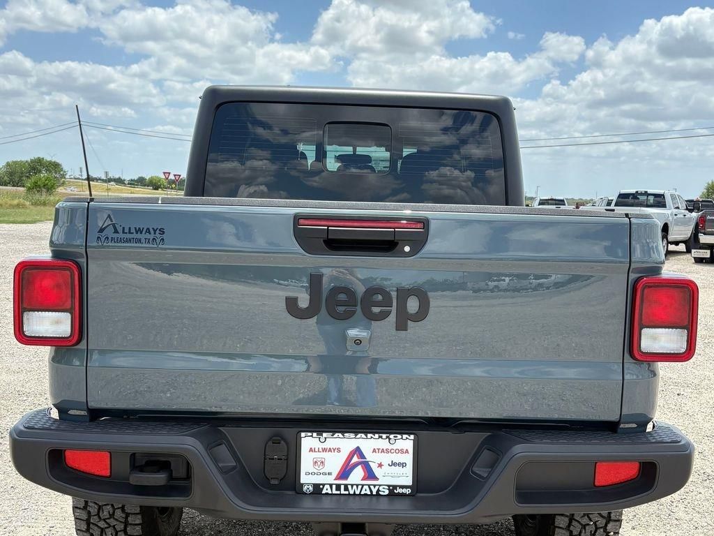 Used Car 2024 Jeep Gladiator  Sport For Sale Under $50,000 In Pleasanton, Texas