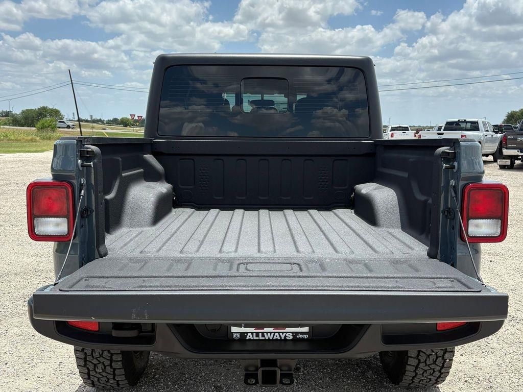 Used Car 2024 Jeep Gladiator  Sport For Sale Under $50,000 In Pleasanton, Texas