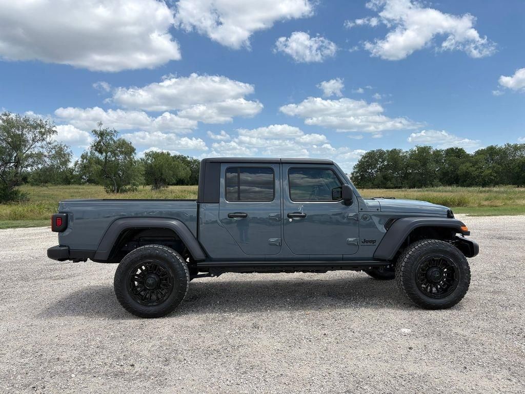 Used Car 2024 Jeep Gladiator  Sport For Sale Under $50,000 In Pleasanton, Texas