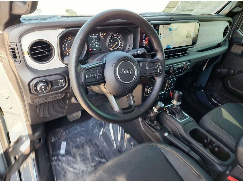 Used Car 2024 Jeep Gladiator  Sport For Sale Under $50,000 In Pleasanton, Texas