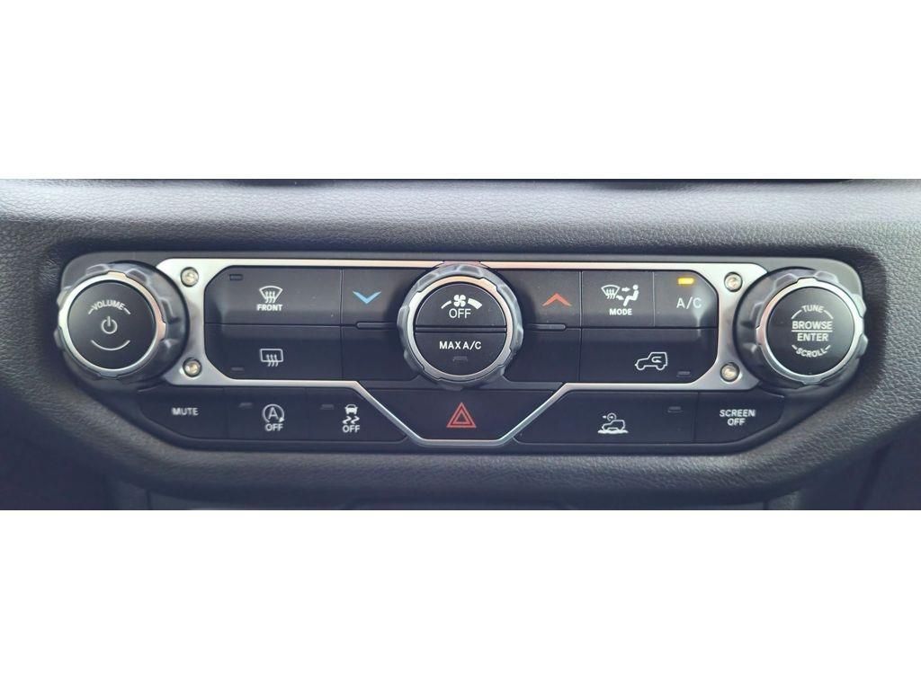 Used Car 2024 Jeep Gladiator  Sport For Sale Under $50,000 In Pleasanton, Texas