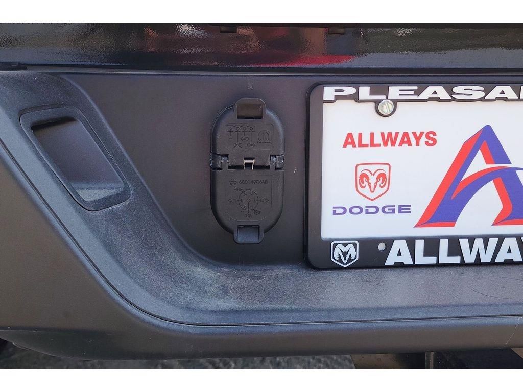 Used Car 2024 Jeep Gladiator  Sport For Sale Under $50,000 In Pleasanton, Texas