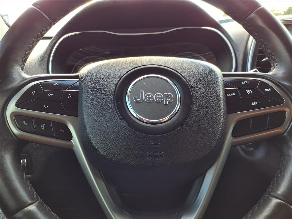 Used Car 2019 Jeep Cherokee  Latitude Plus For Sale Under $15,000 In Pleasanton, Texas