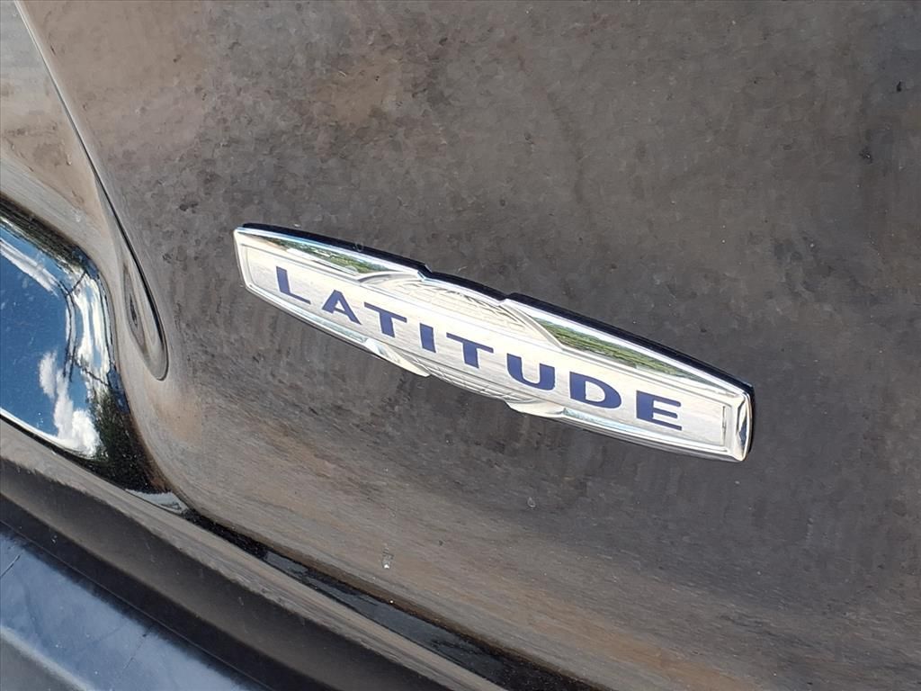 Used Car 2019 Jeep Cherokee  Latitude Plus For Sale Under $15,000 In Pleasanton, Texas