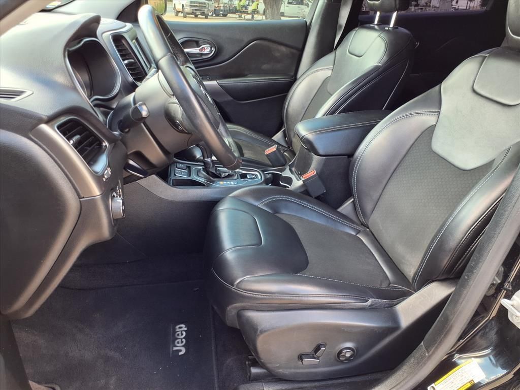 Used Car 2019 Jeep Cherokee  Latitude Plus For Sale Under $15,000 In Pleasanton, Texas
