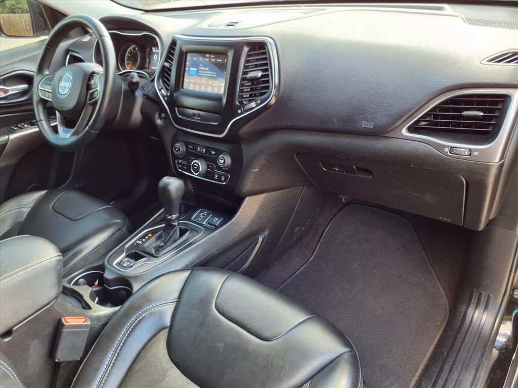 Used Car 2019 Jeep Cherokee  Latitude Plus For Sale Under $15,000 In Pleasanton, Texas