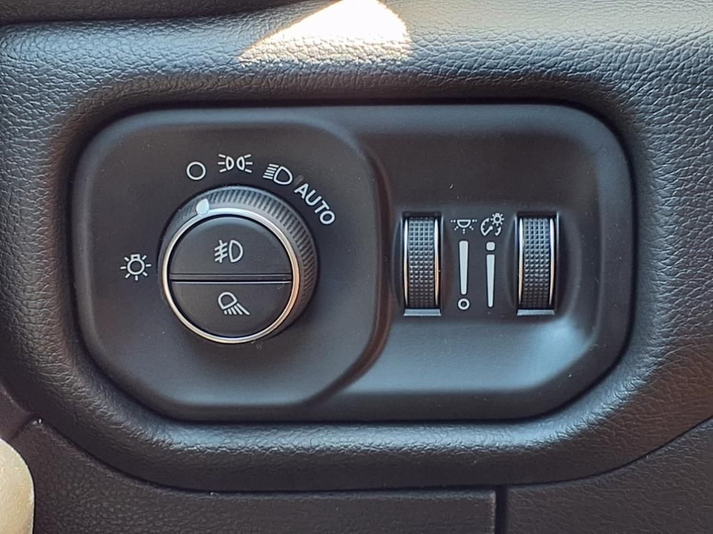 New Car 2025 Ram 1500  Lone Star For Sale Under $60,000 In Pleasanton, Texas