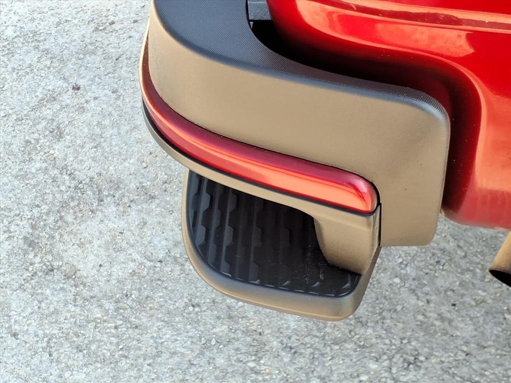 Used Car 2020 Chevrolet Colorado  2wd Lt For Sale Under $25,000 In Pleasanton, Texas