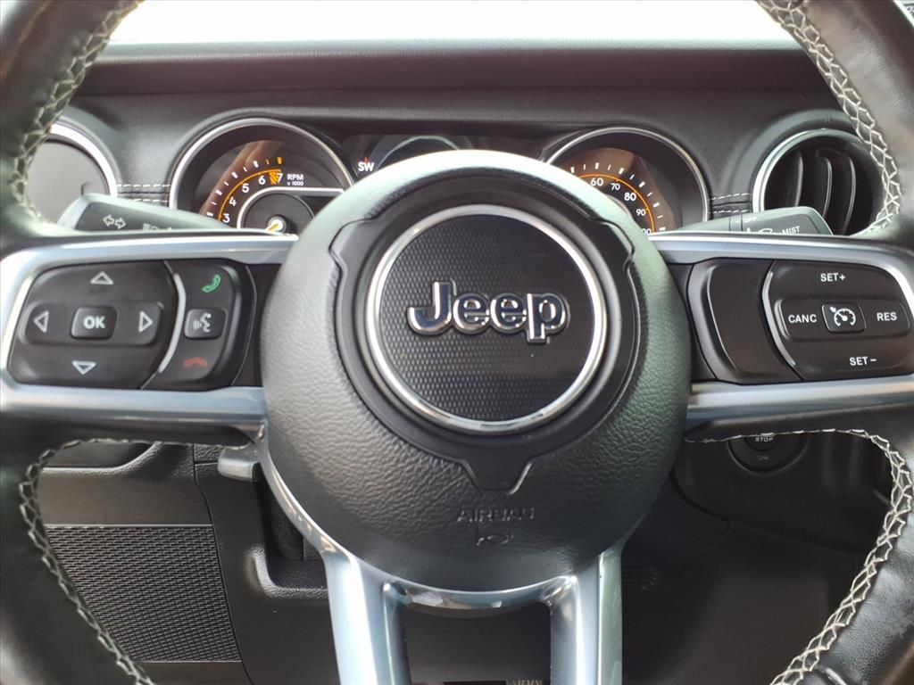 Used Car 2020 Jeep Gladiator  Overland For Sale Under $40,000 In Pleasanton, Texas