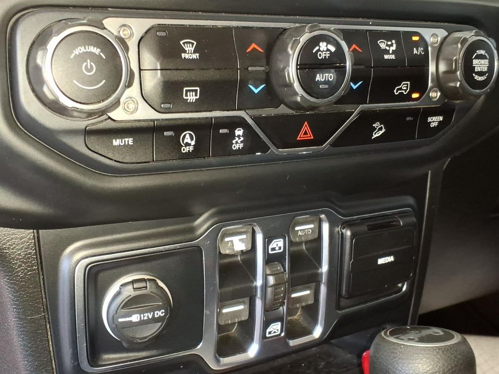 Used Car 2019 Jeep Wrangler  Sport S For Sale Under $40,000 In Pleasanton, Texas