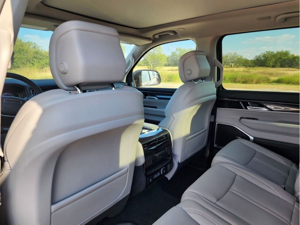 Used Car 2024 Jeep Wagoneer  Series I For Sale Under $70,000 In Pleasanton, Texas