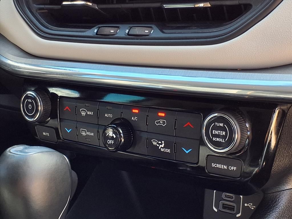 Used Car 2022 Jeep Compass  Limited For Sale Under $25,000 In Pleasanton, Texas