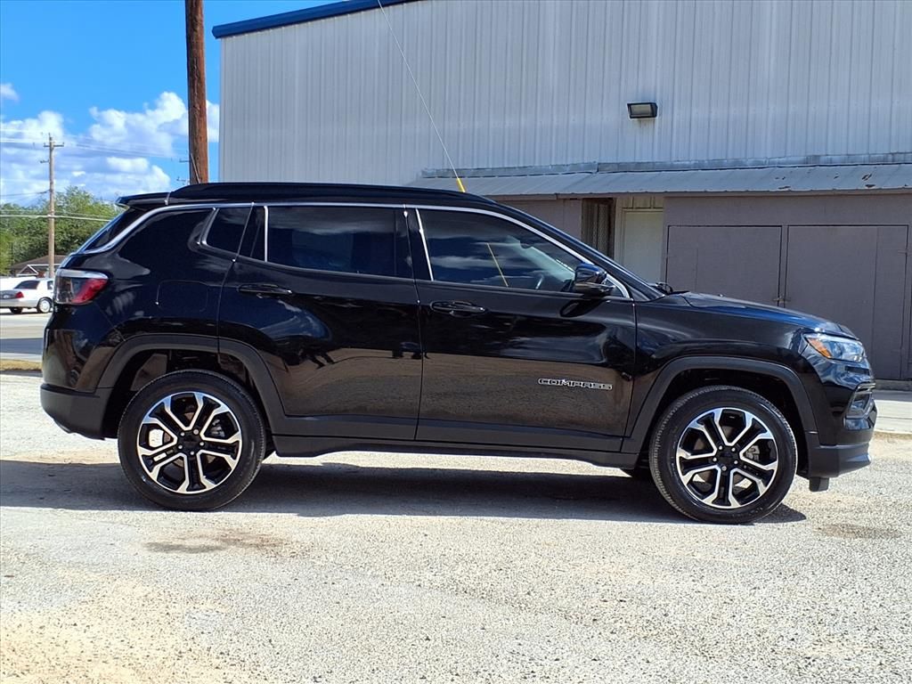 Used Car 2022 Jeep Compass  Limited For Sale Under $30,000 In Pleasanton, Texas