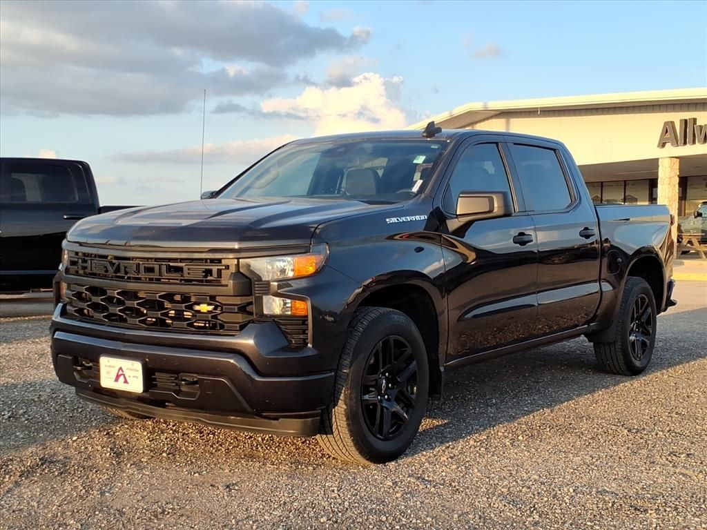 Used Car 2023 Chevrolet Silverado  Custom For Sale Under $40,000 In Pleasanton, Texas