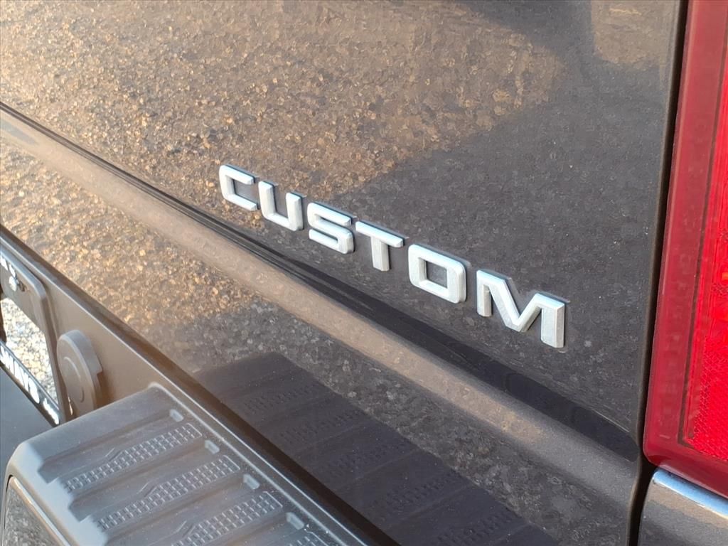 Used Car 2023 Chevrolet Silverado  Custom For Sale Under $35,000 In Pleasanton, Texas