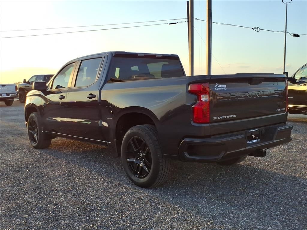Used Car 2023 Chevrolet Silverado  Custom For Sale Under $40,000 In Pleasanton, Texas