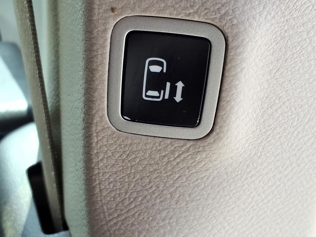 Used Car 2021 Chrysler Pacifica  Hybrid Touring L For Sale Under $20,000 In Pleasanton, Texas