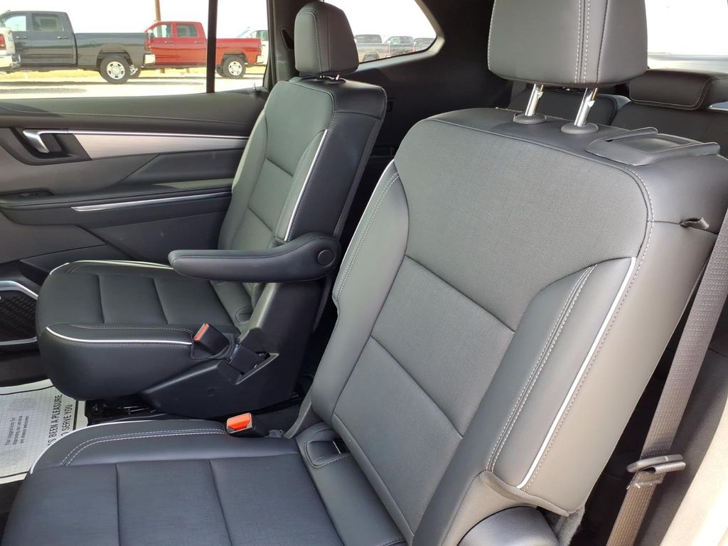 Used Car 2025 Buick Enclave  Preferred For Sale Under $40,000 In Pleasanton, Texas