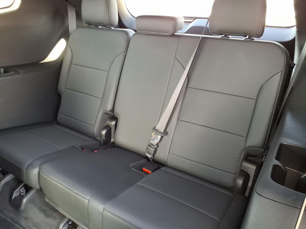 Used Car 2025 Buick Enclave  Preferred For Sale Under $40,000 In Pleasanton, Texas