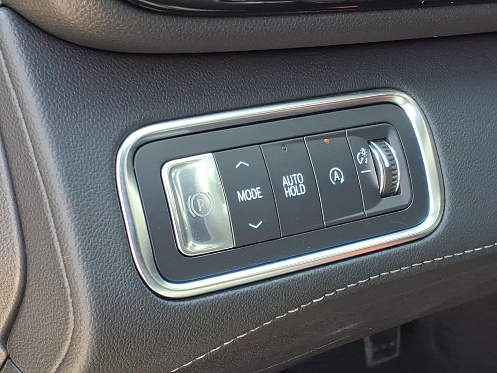 Used Car 2025 Buick Enclave  Preferred For Sale Under $40,000 In Pleasanton, Texas