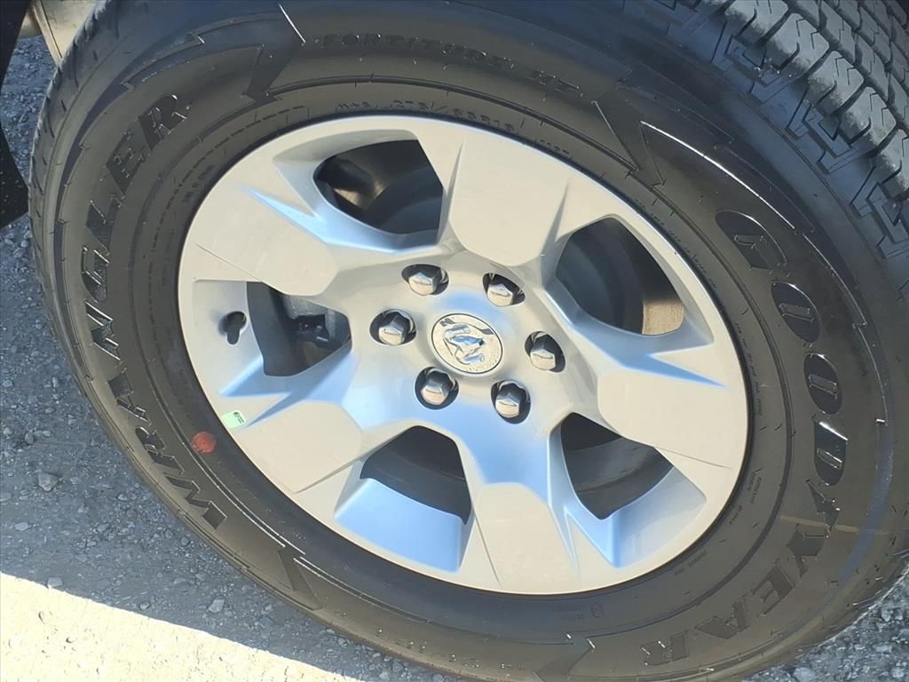 New Car 2025 Ram 1500  Lone Star For Sale Under $60,000 In Pleasanton, Texas