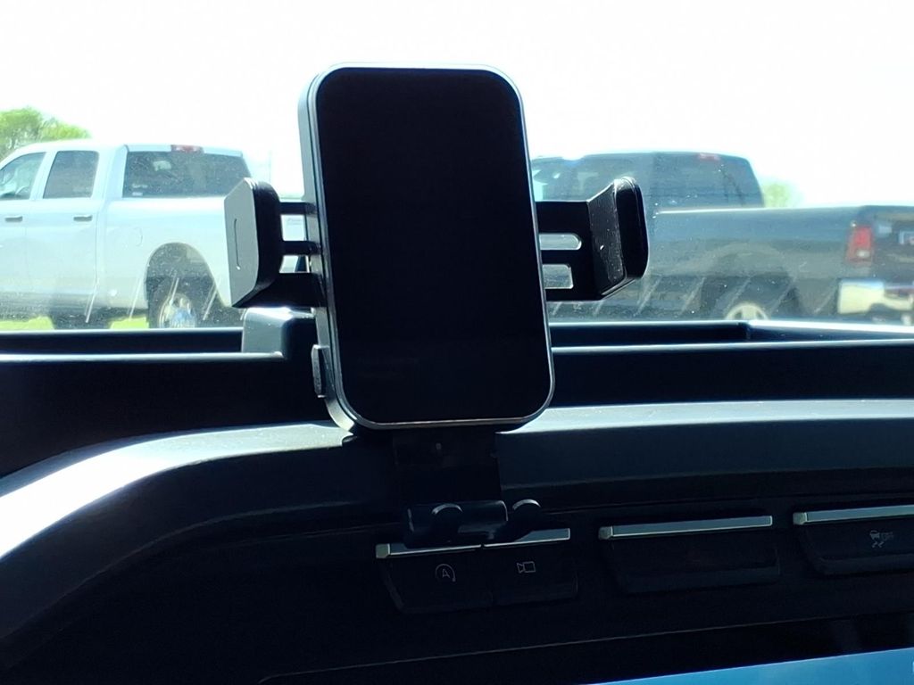 Used Car 2021 Ford F-150  Xlt For Sale Under $30,000 In Pleasanton, Texas