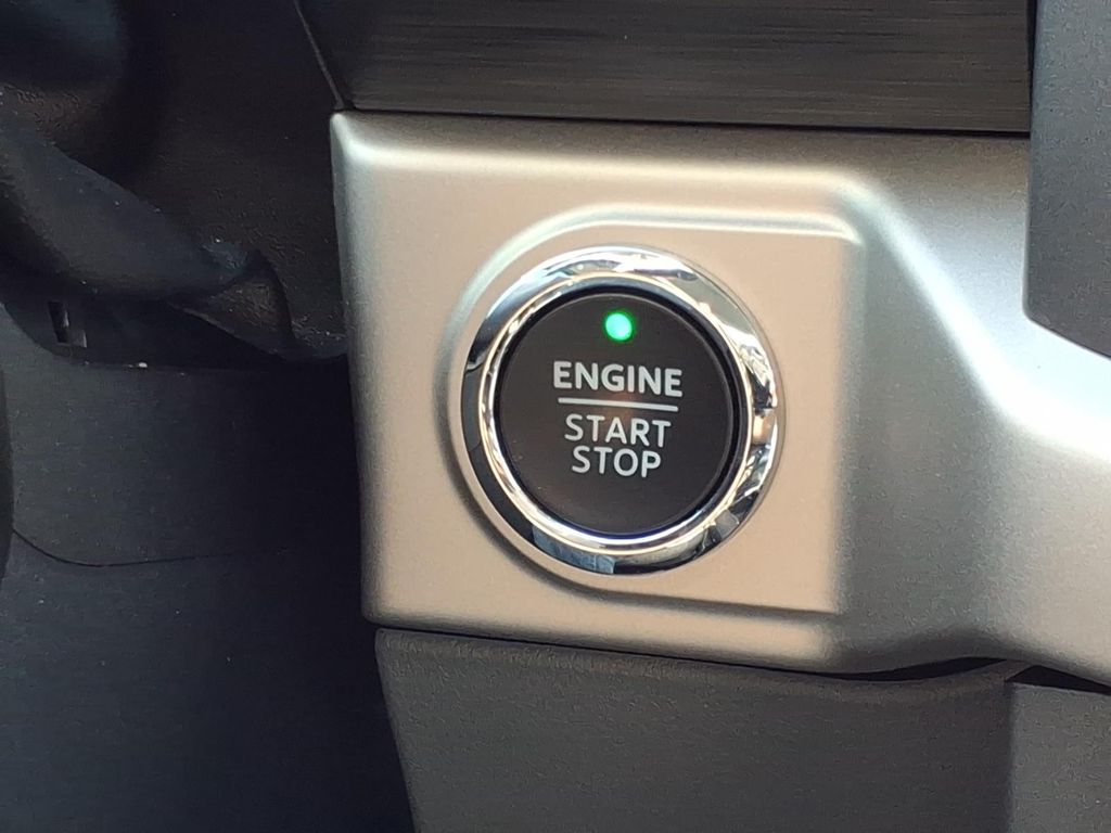 Used Car 2021 Ford F-150  Xlt For Sale Under $35,000 In Pleasanton, Texas