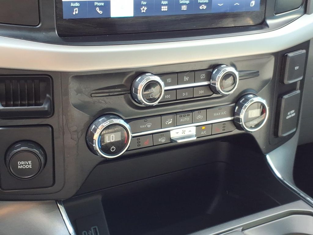 Used Car 2021 Ford F-150  Xlt For Sale Under $30,000 In Pleasanton, Texas