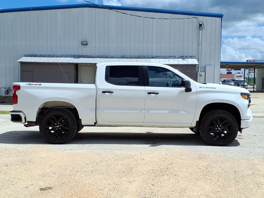 Used Car 2023 Chevrolet Silverado  Custom For Sale Under $35,000 In Pleasanton, Texas