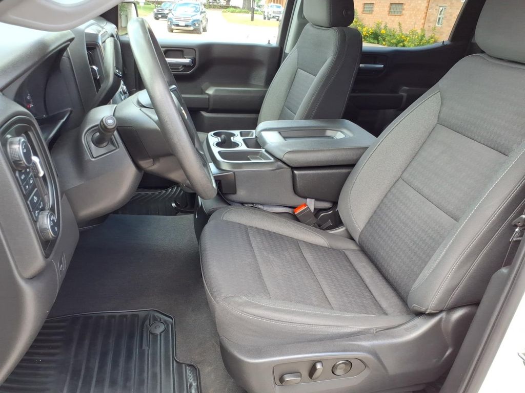 Used Car 2023 Chevrolet Silverado  Custom For Sale Under $35,000 In Pleasanton, Texas