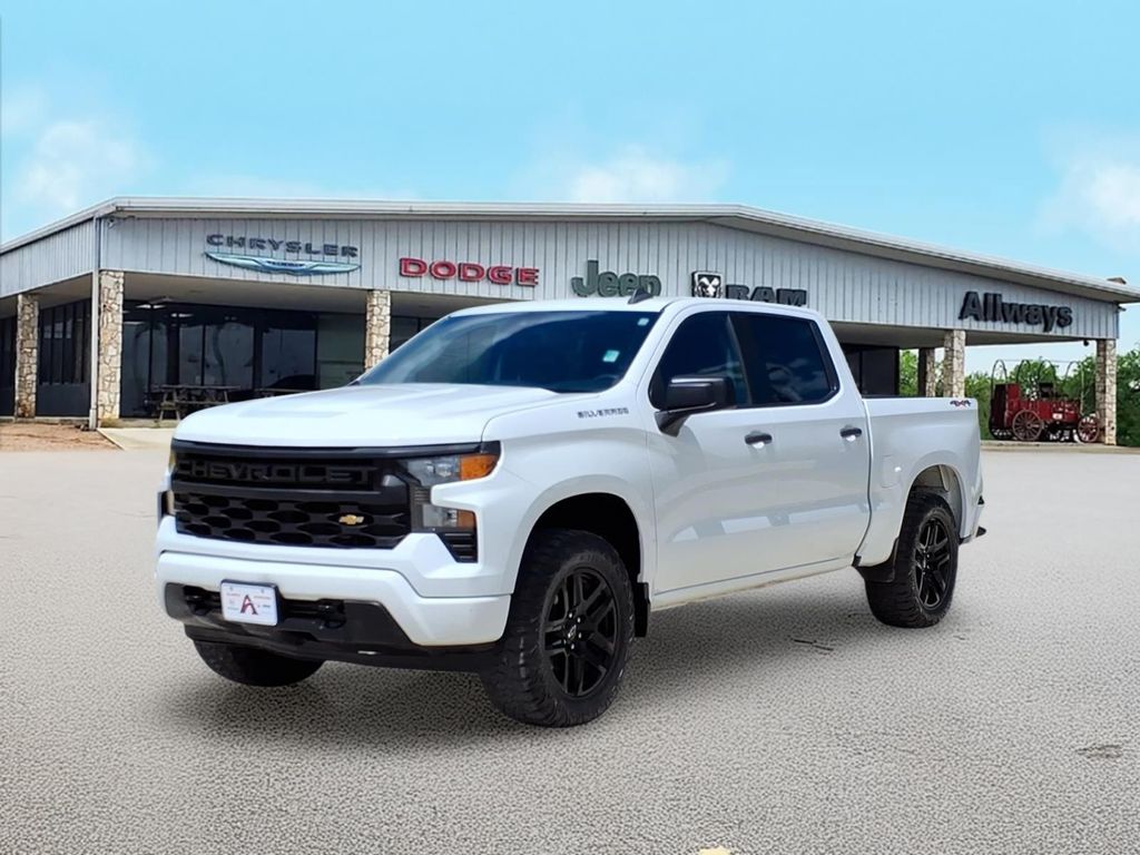Used Car 2023 Chevrolet Silverado  Custom For Sale Under $35,000 In Pleasanton, Texas