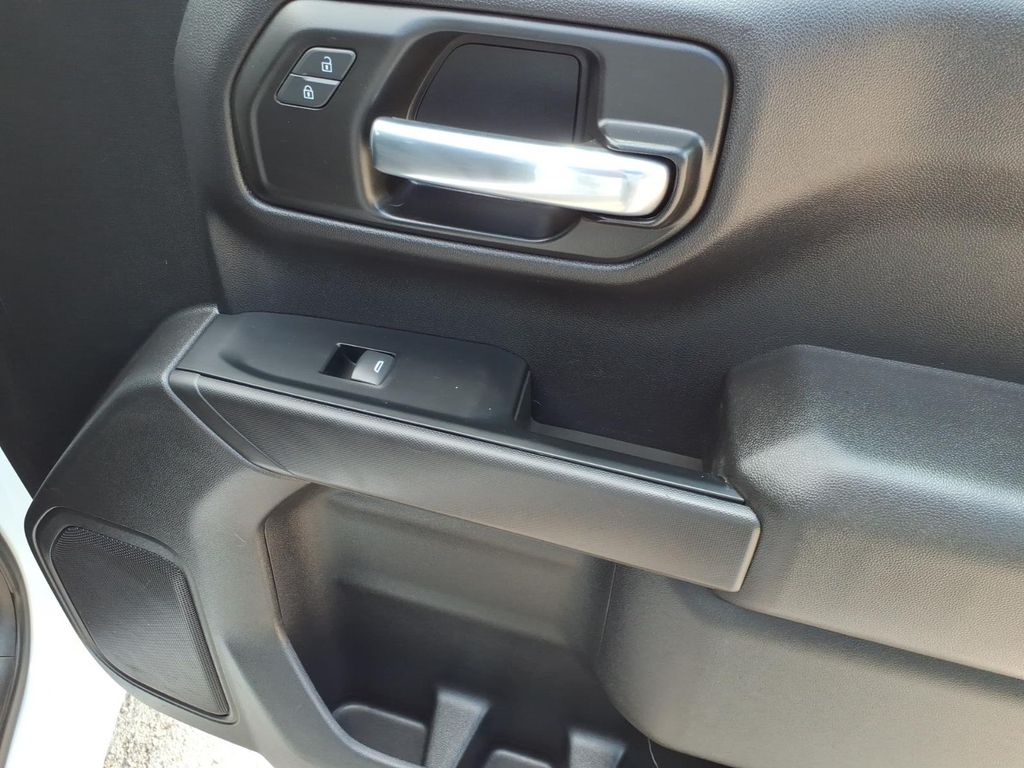 Used Car 2023 Chevrolet Silverado  Custom For Sale Under $35,000 In Pleasanton, Texas