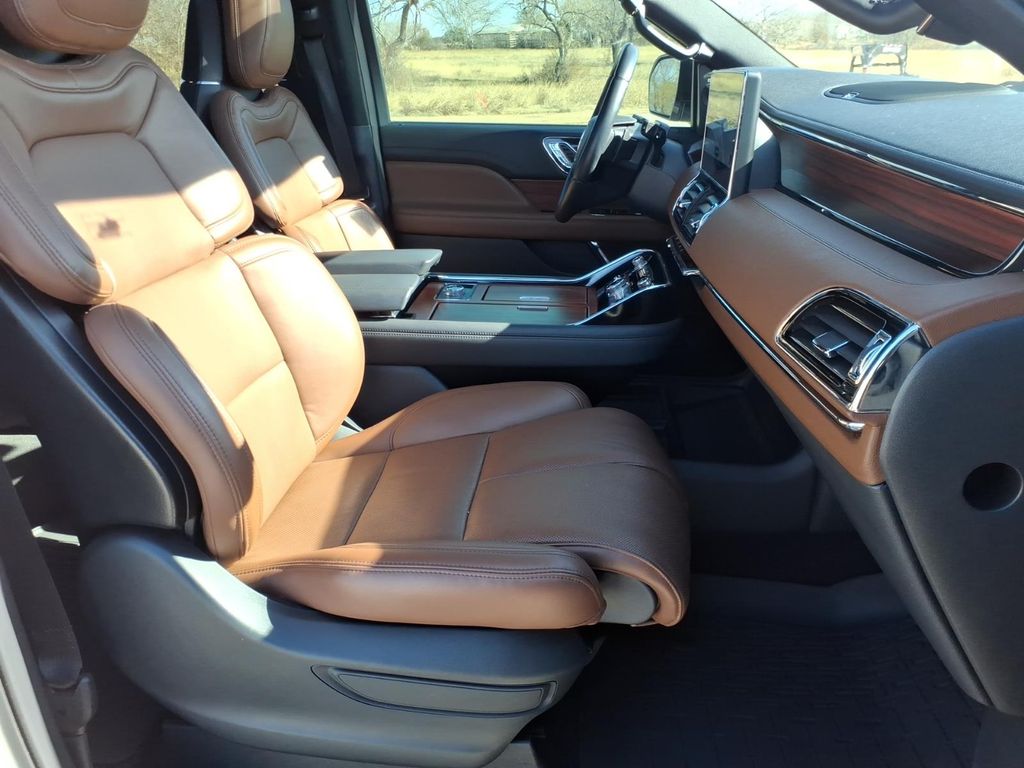 Used Car 2024 Lincoln Navigator  Reserve For Sale Under $80,000 In Pleasanton, Texas