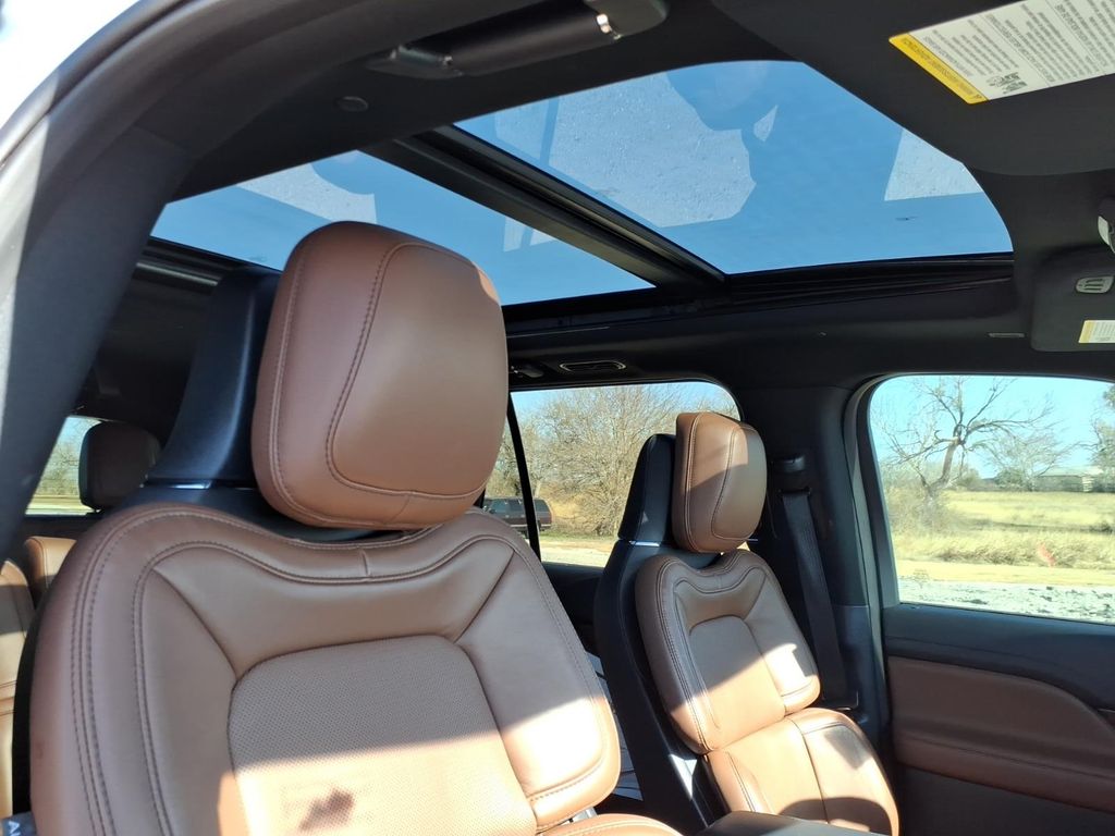Used Car 2024 Lincoln Navigator  Reserve For Sale Under $80,000 In Pleasanton, Texas