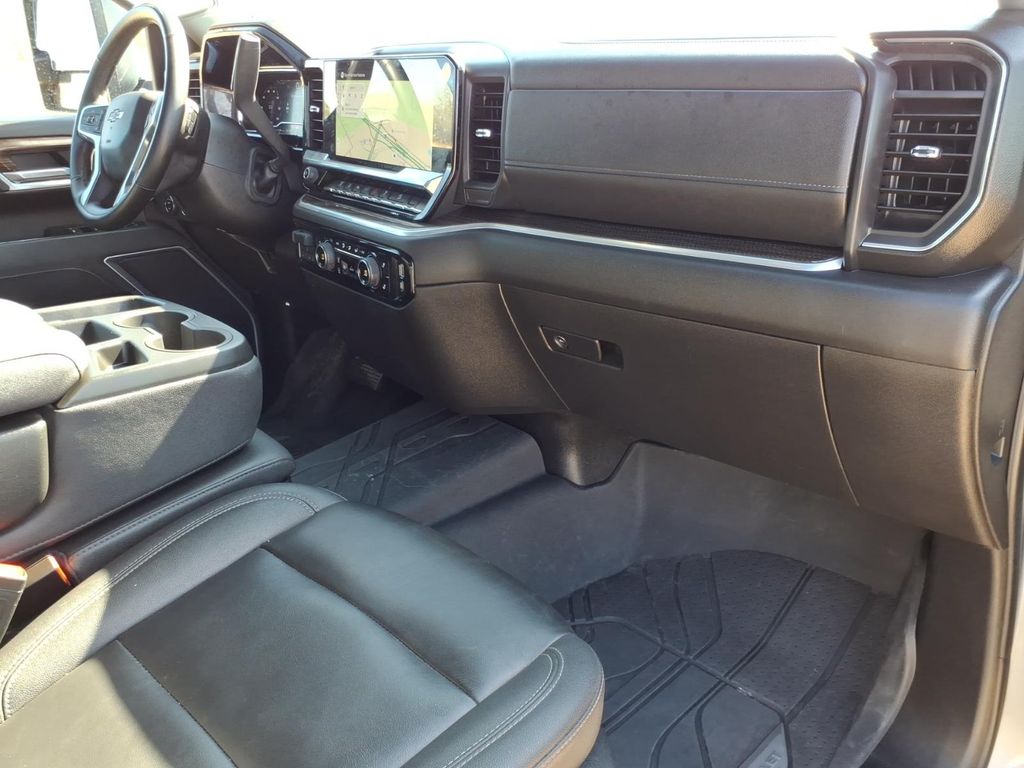 Used Car 2025 Chevrolet Silverado  Lt For Sale Under $60,000 In Pleasanton, Texas