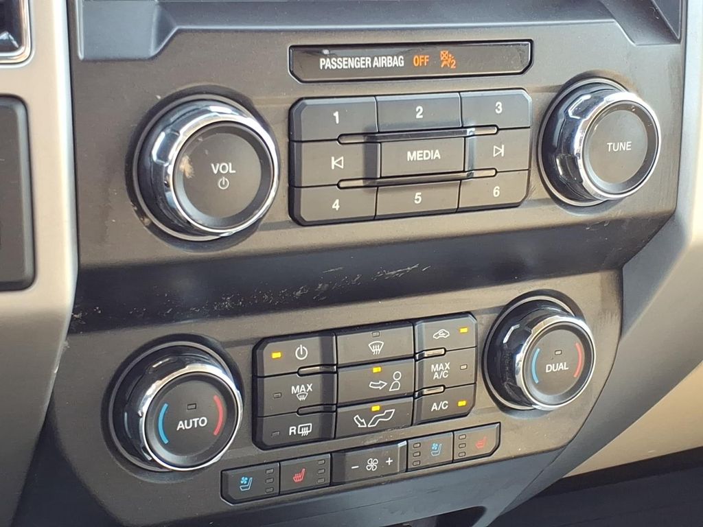 Used Car 2020 Ford F-150  Lariat For Sale Under $35,000 In Pleasanton, Texas