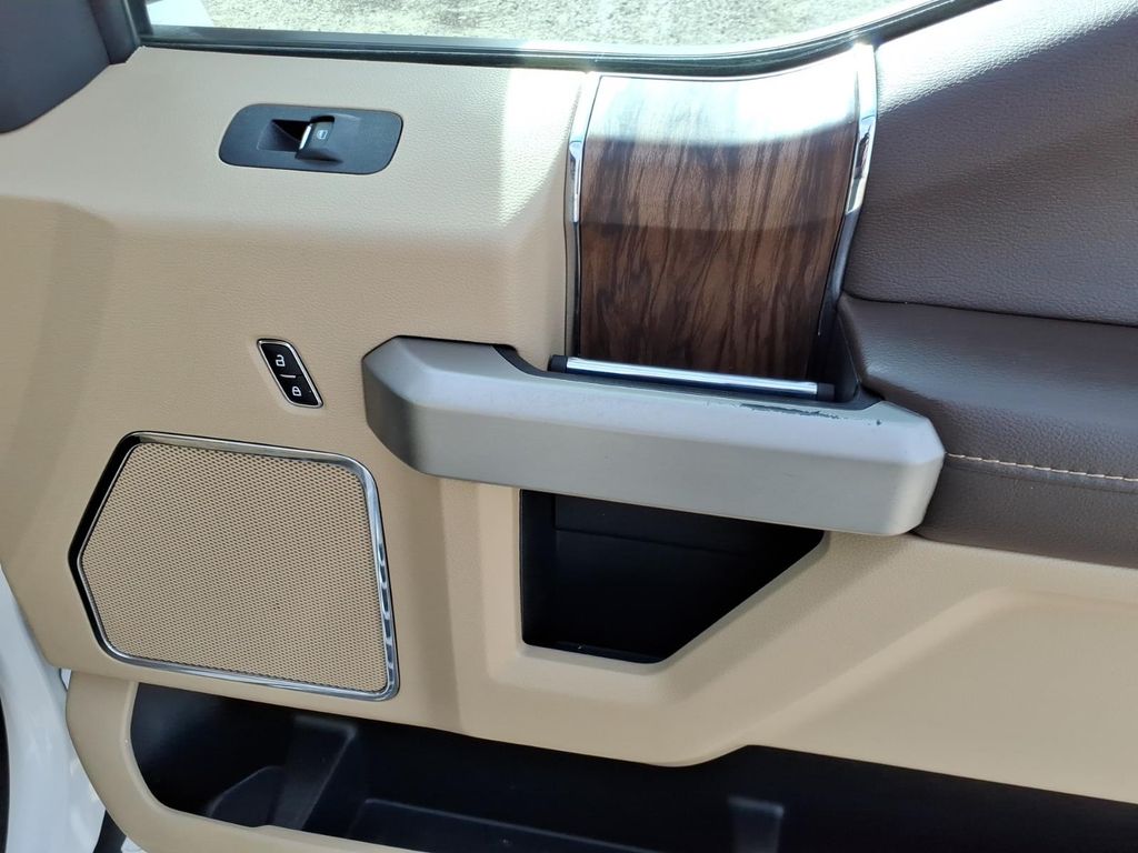 Used Car 2020 Ford F-150  Lariat For Sale Under $35,000 In Pleasanton, Texas